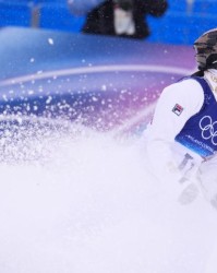 炸金花-王心迪、李天马失误，中国队摘铜，徐梦桃安慰：四年后再来！
