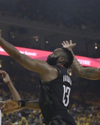 阿里纳斯：18年西决火箭三分27连铁 期间哈登被犯规但裁判不吹