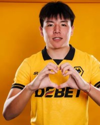炸金花-冬窗绝杀！徐彬死而复生租借英甲，2小时双城狂奔上演生死时速！|狼队|巴恩斯利|英超|U21|哈维-巴恩斯_新浪体育_新浪新闻